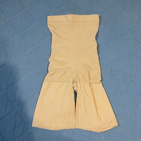 Spanx High Waisted Shapewear Shorts Small Nude - Picture 3 of 3